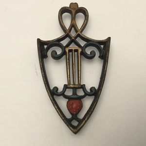 Wilton Vintage Cast Iron Trivit